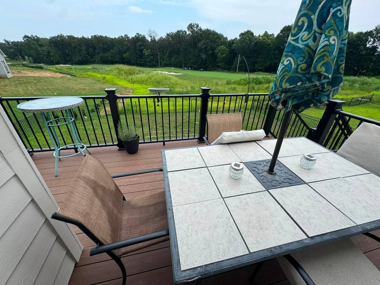 TimberTech Brown Oak deck overlooking the backyard