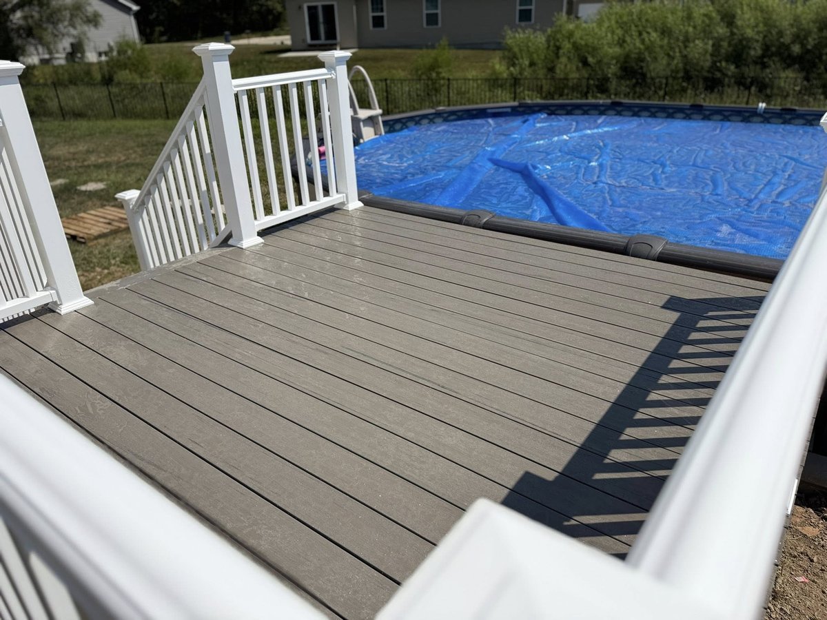 Pool Deck with Stairs - Troy, MO